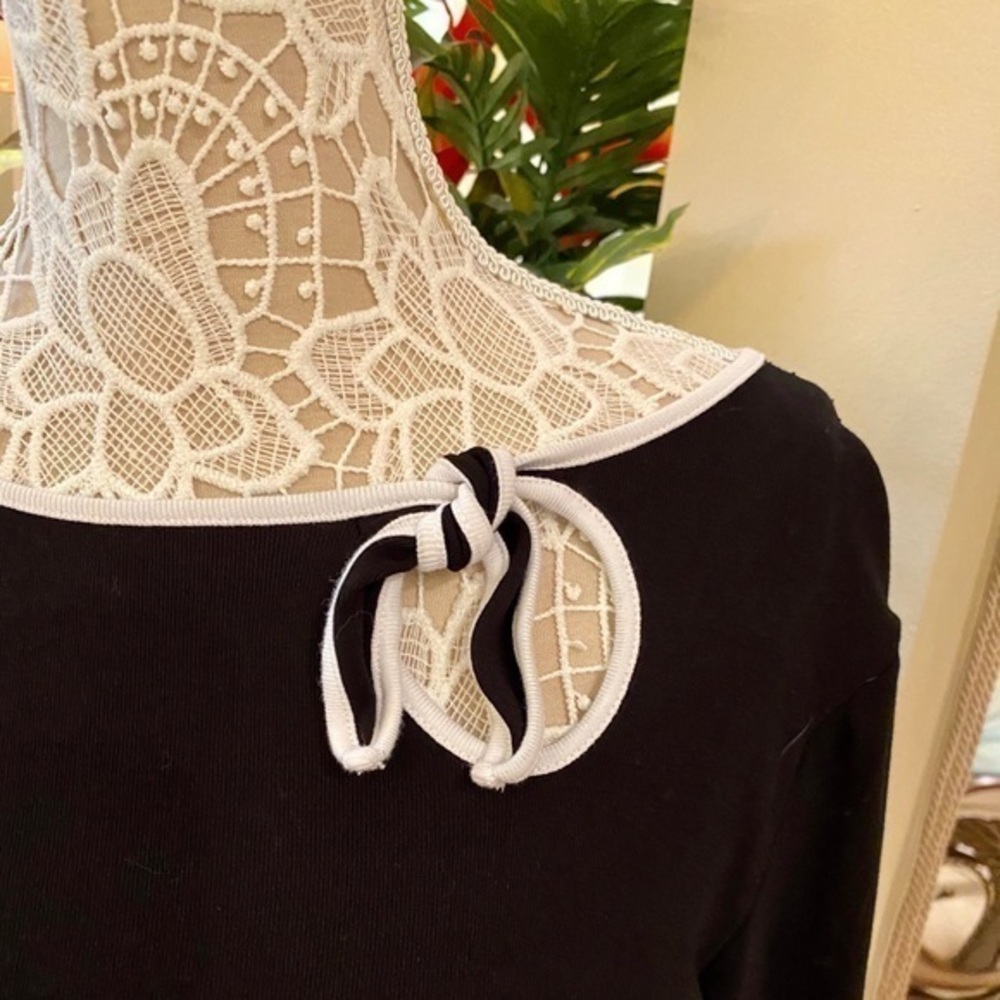 🌸CLEARANCE - Ellen Tracy Top - C33🖤🤍
